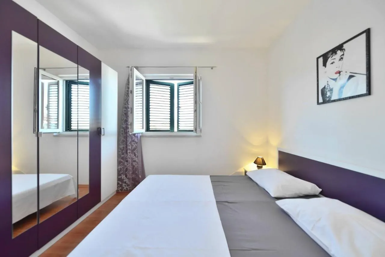 Holiday Home Nino With Private Pool Slatine Kroatië